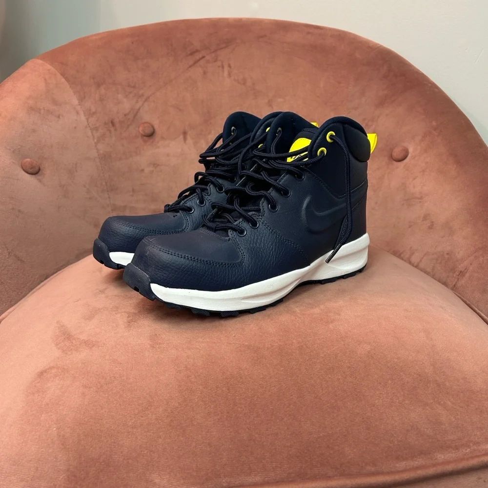 Nike Boys Blue and White with Yellow Accents Sneakers